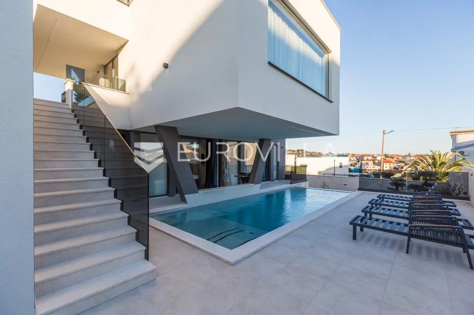 medulin, besprijekornog luksuzna vila 400 m² s bazenom, 300 m od plaže - slika 15