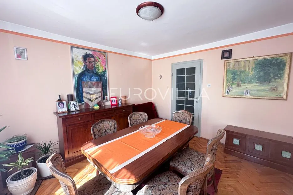vinkovci, centar, 249.54 m² kuća na 3 etaže pomoćna zgrada te garaža - slika 11