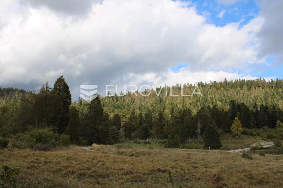 Fužine, predivan ravan teren 1106 m², blizini jezera Bajer