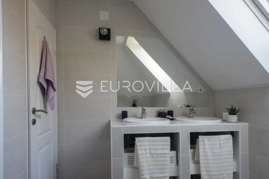 okolica zagreba, martinišće, prekrasna kuća 150 m² na zemljištu 3000 m² - slika 9