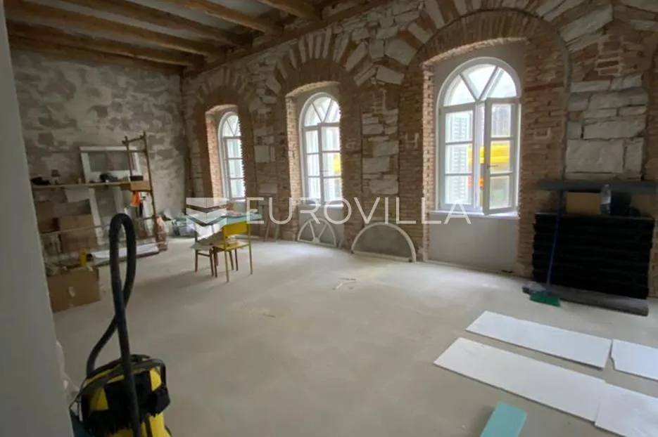 pula, veliki uredski prostor na dvije etaže 300 m2 - slika 16