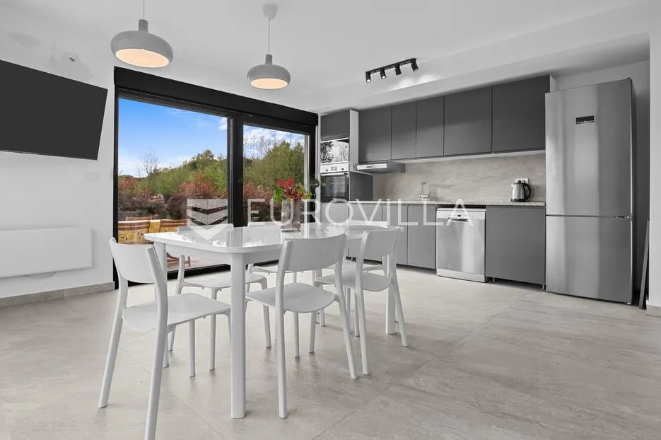 istra, poreč, dvojna kuća 180 m² s 4 spavaće sobe i 3 parkirna mjesta - slika 2