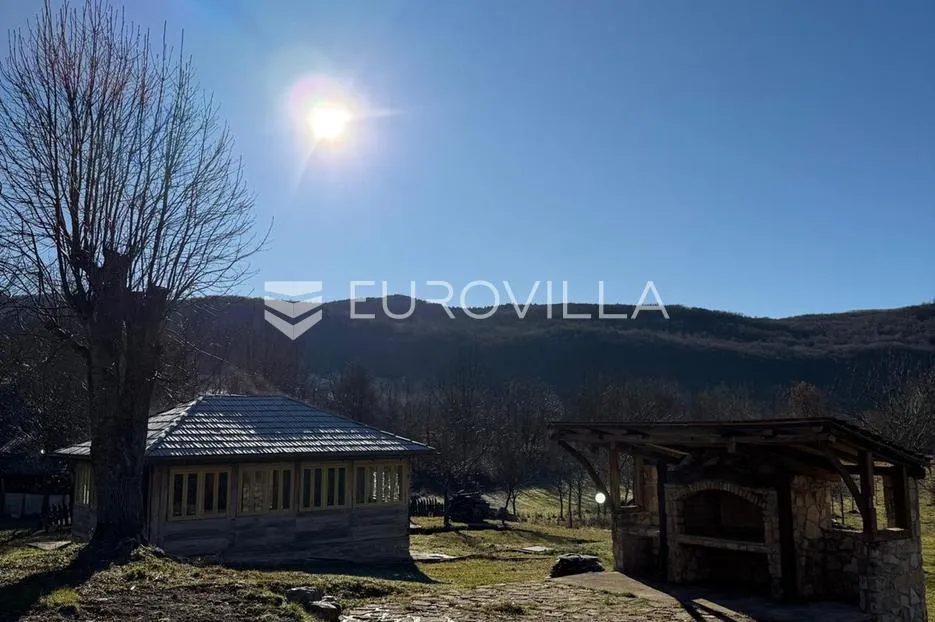 lika, plitvička jezera, ograđeno imanje 40.000 m² s 11 kuća, izuzetna rijetka investicija - slika 46