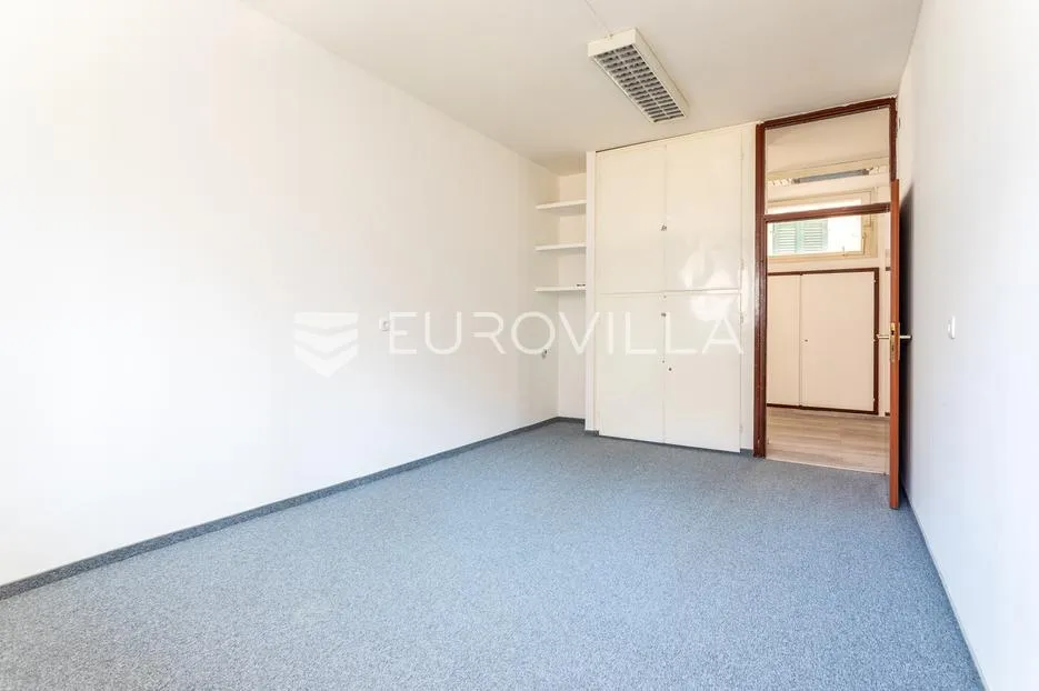 split, zvonimirova ulica, prostran ured 162 m² - slika 9