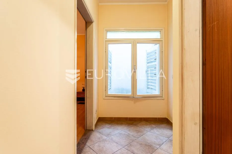 vodice, dvosoban stan na 1. katu i poslovni prostor u prizemlju, 165,52 m² - slika 13