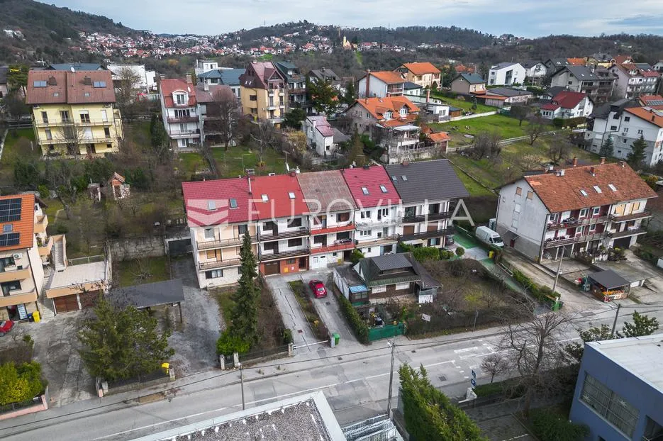 zagreb, mlinovi, odlična kuća u nizu s vrtom, garaža - slika 34