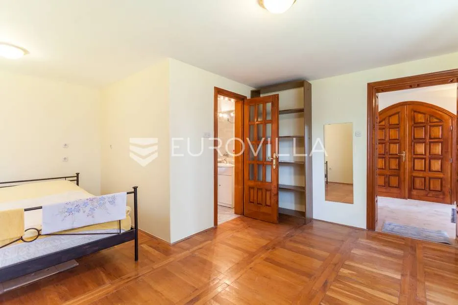 zagreb mikulići samostojeća kuća 300 m² na parceli 520 m² - slika 22