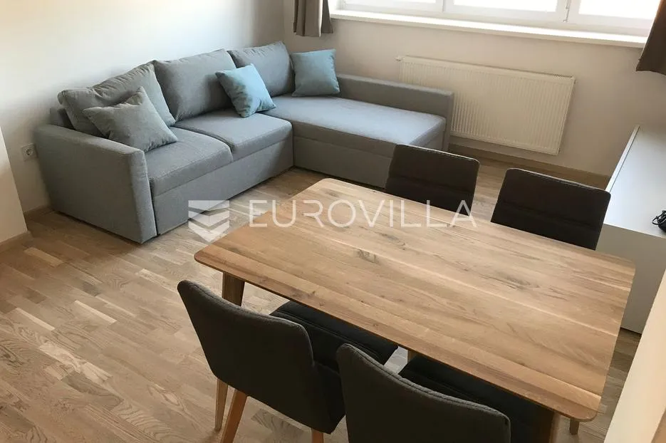 zagreb, amruševa, šesterosoban stan površine 129 m² - slika 9