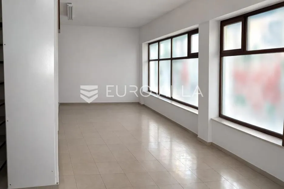 donji miholjac, centar, prodaja prostranog poslovnog prostora površine 122,40 m² - slika 2