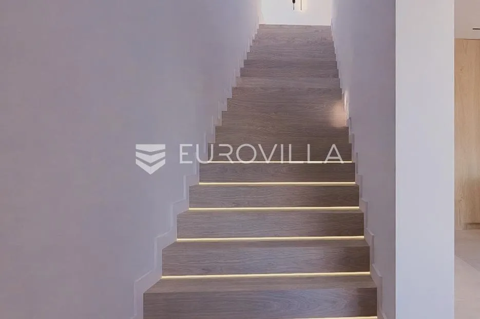 primošten, moderna vila s bazenom i pogledom na more, 314,1 m² - slika 36