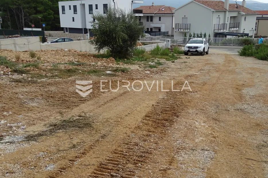 krk, rijedak građevinski teren s potpunom infrastrukturom na terenu - slika 3