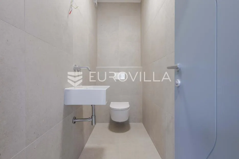 istra, pomer, unikatna, moderna villa 20 m od mora 322 m² - slika 24