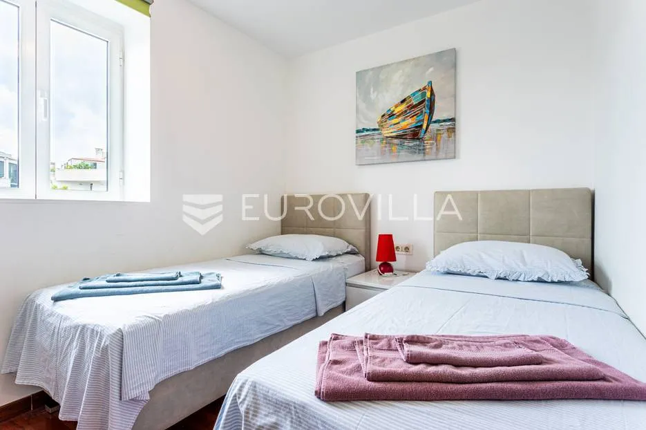 split, firule, dvosoban stan s pogledom na more - slika 9