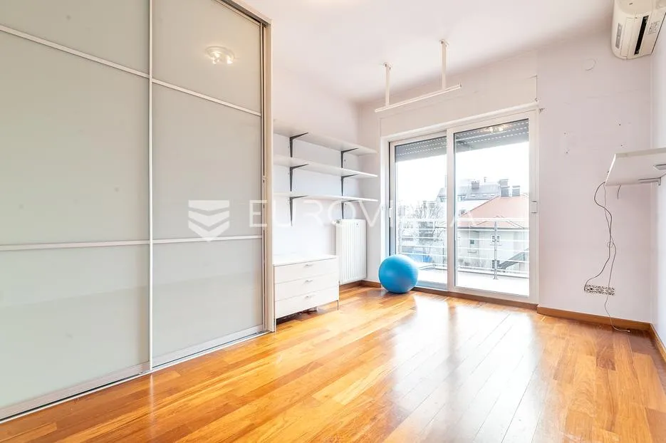 zagreb, maksimir, obiteljska kuća s bazenom 480 m2 - slika 12