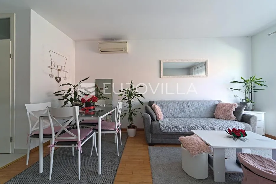 osijek, gornji grad, prodaja elegantnog dvosobnog stana u novijoj zgradi, površine 47,36 m² - slika 4