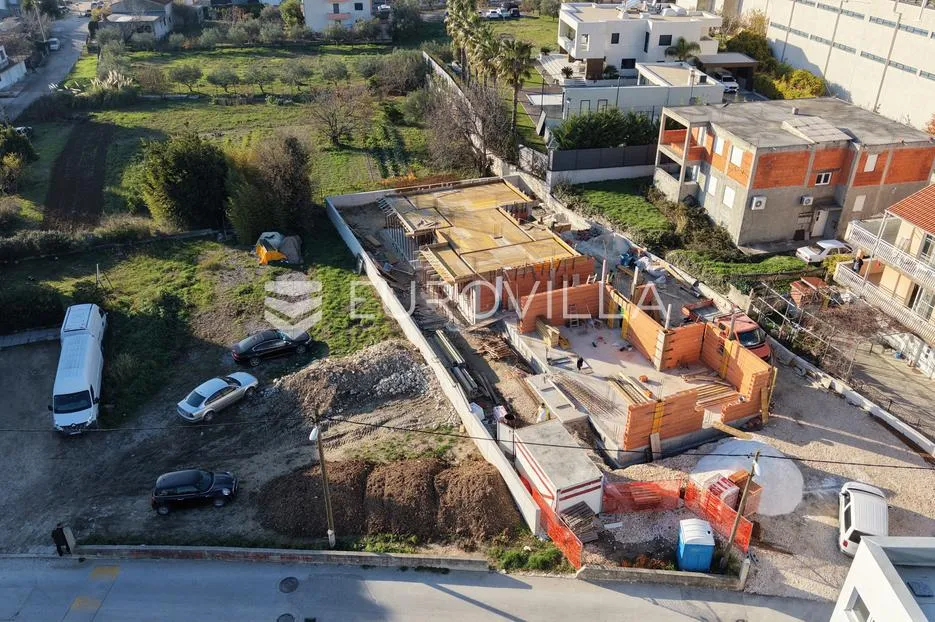 kaštel lukšić, jednosoban stan na prvom katu novogradnje - slika 20