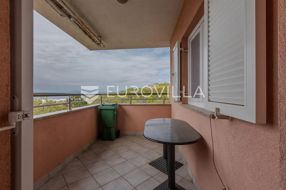 novi vinodolski, dvosobni stan od 54 m² s prekrasnim pogledom i potkrovljem od 30 m² - slika 12