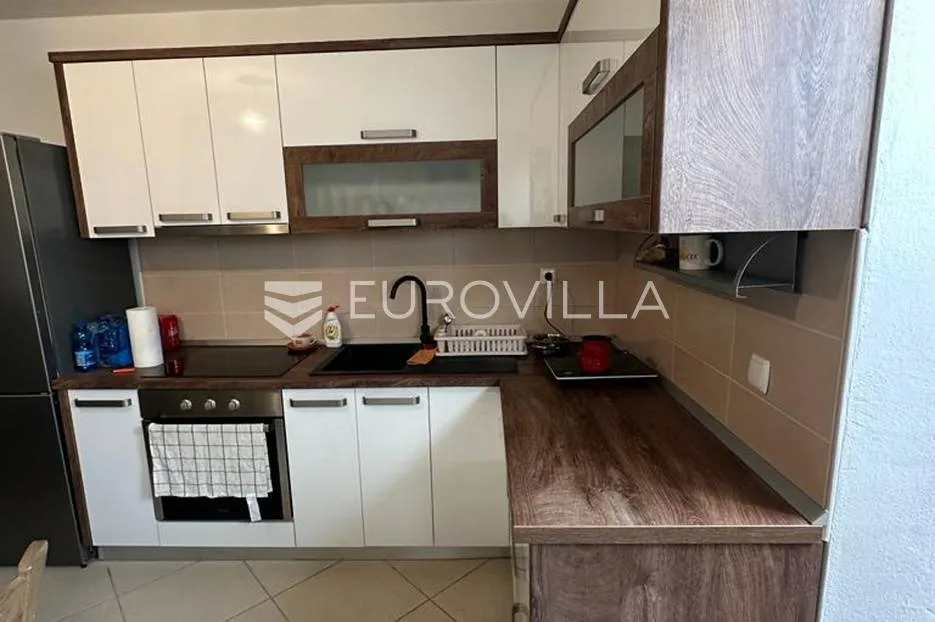 istra, barbariga, trosoban stan 50 m² u podrumskom dijelu stambene zgrade, pogled more - slika 15