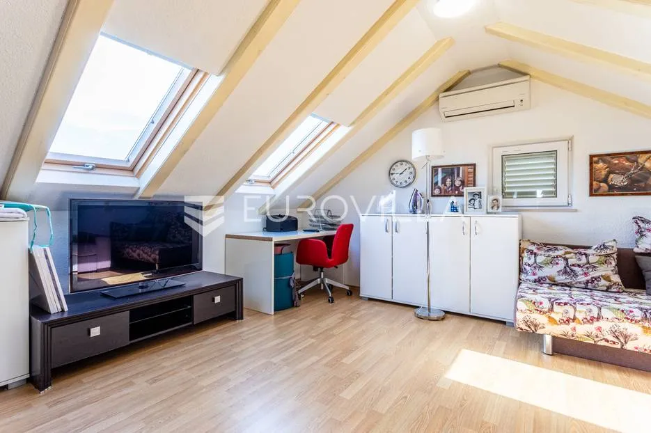 brač, bol, samostojeća apartmanska kuća s pogledom na more - slika 18