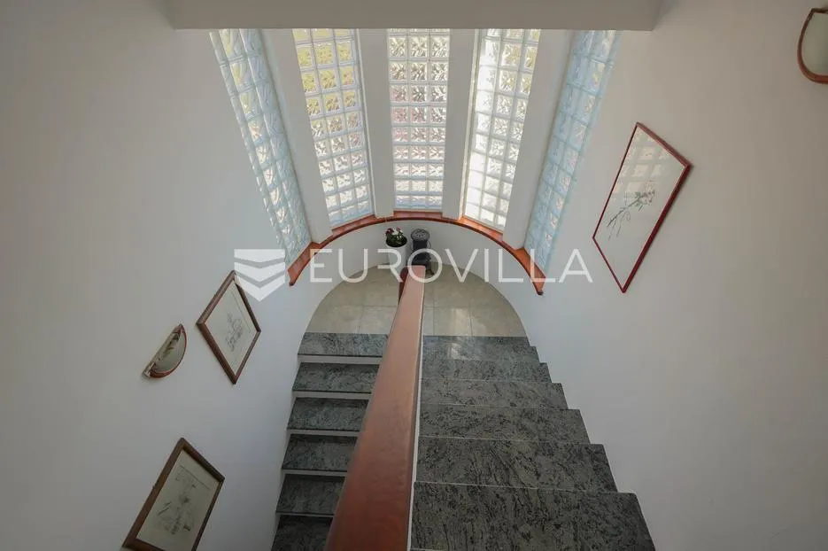 zadar, bokanjac, prostrana kuća površine 376 m² s velikim potencijalom - slika 50