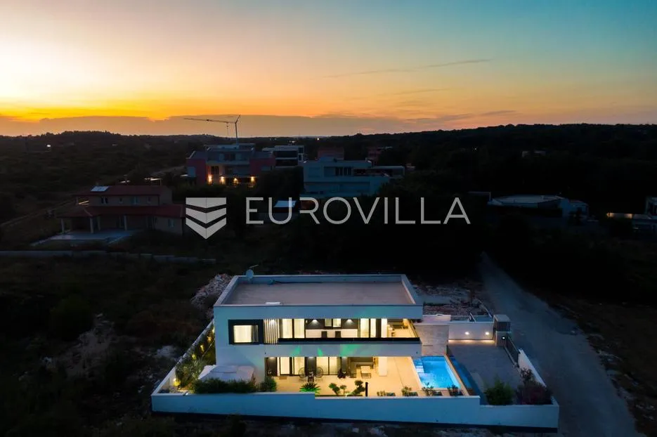 istra, medulin, moderna elegantna vila 200 m² blizu mora i plaža - slika 44