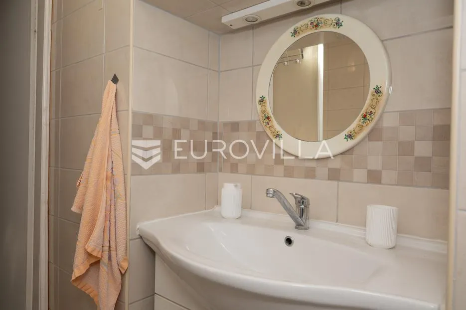 rijeka, centar, uređen trosoban stan 52 m² u blizini svih sadržaja - slika 12