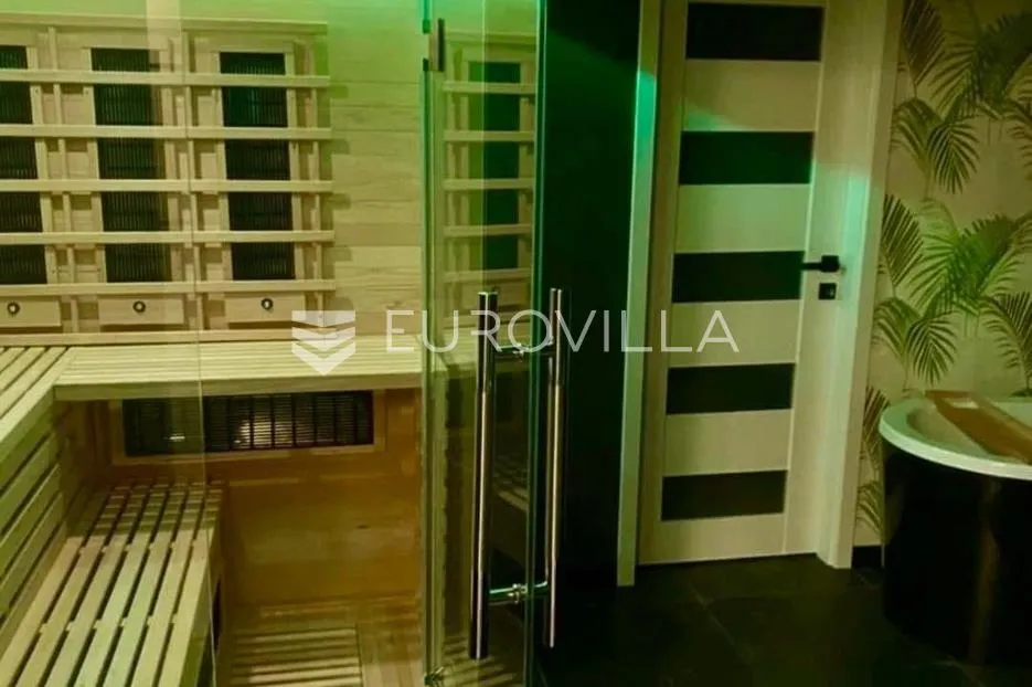 strožanac najam dvosobnog stan s vrtom bazenom, saunom i jacuzzijem - slika 11