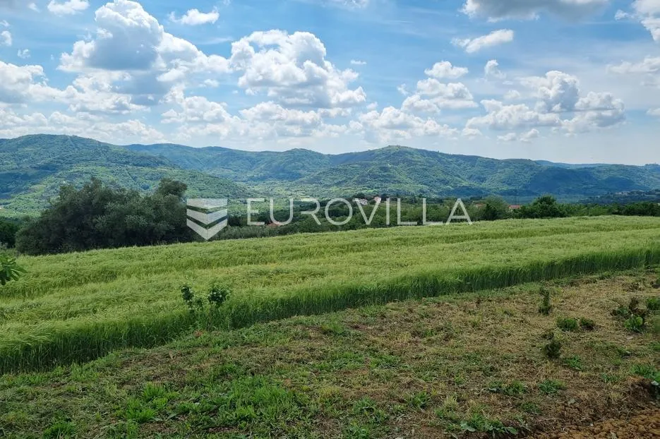 istra, buzet, građevinsko zemljište s pogledom na zelenilo u pravoj oazi mira - slika 3