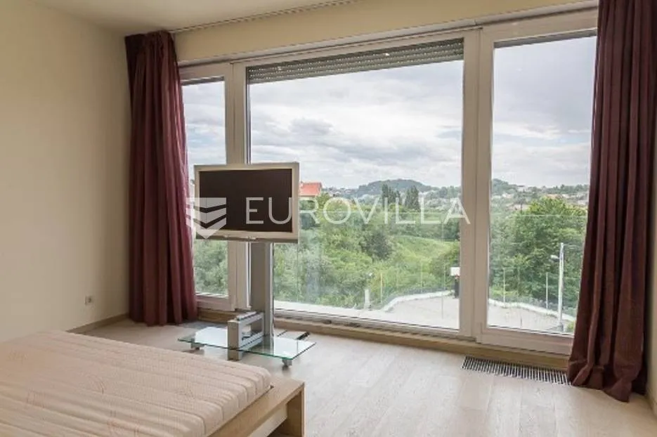 šestine luksuzno uređen penthouse za najam - slika 16