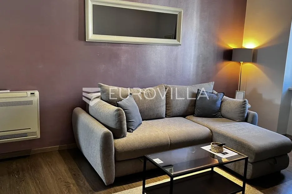 Pula, centar grada dvosoban stan 55 m², dugoročni najam