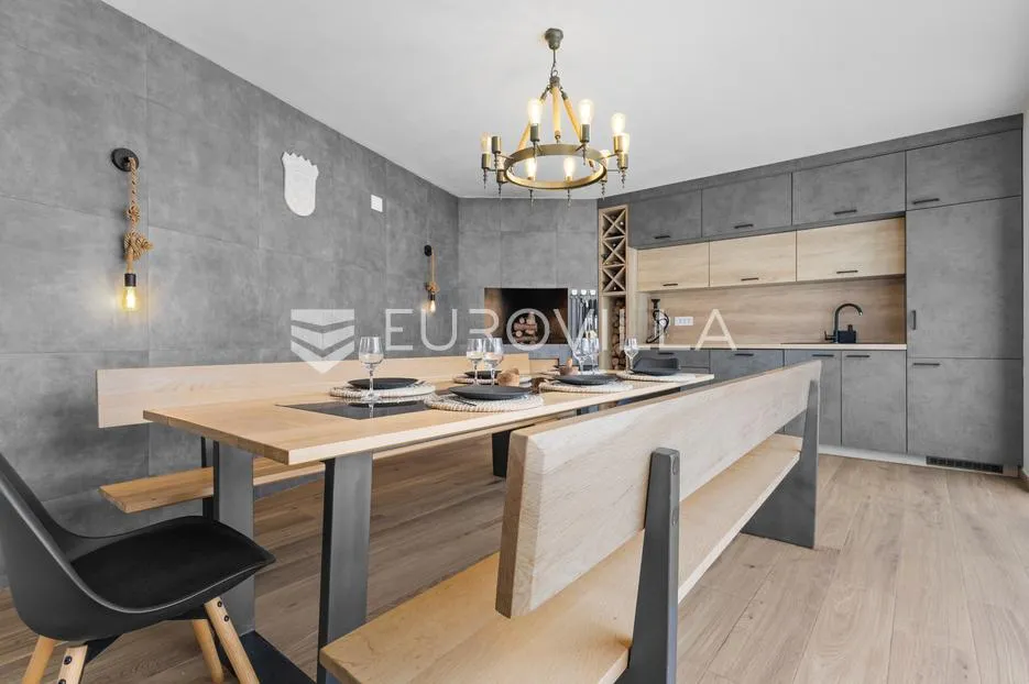 pula, veli vrh, moderna samostojeća vila s grijanim bazenom, teretanom, konobom, garažom - slika 7