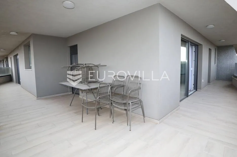 istra, pula, luksuzni penthaus 162 m² s pogledom more na top lokaciji - slika 28