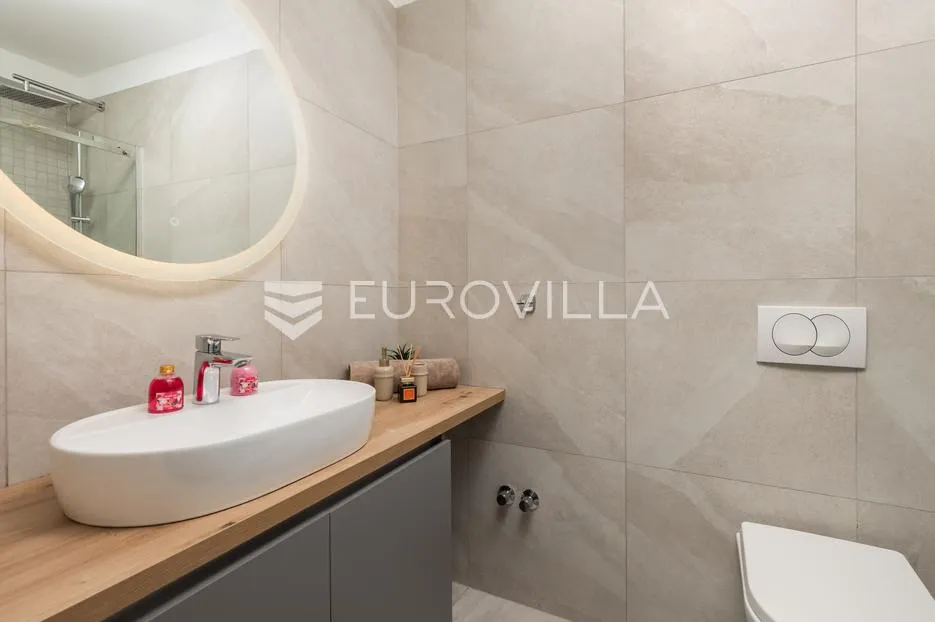 otok krk, malinska, luksuzna vila s dva apartmana u prvom redu do mora - slika 11