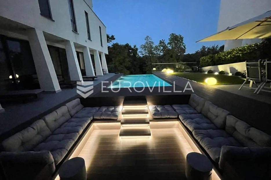 zagreb, jelenovac luksuzan četverosobni stan 180 m² sa vrtom 150 m² - slika 24