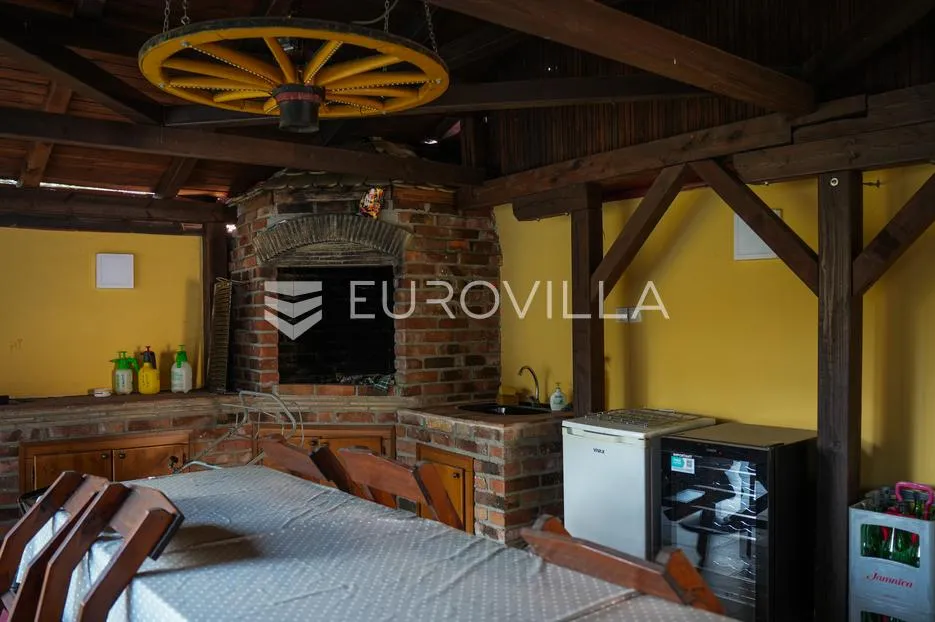 vinkovci, kuća 300 m², centar, namještena, odmah useljiva - slika 31