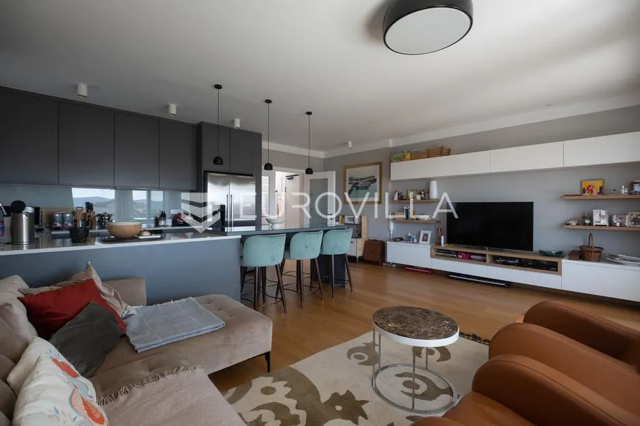 zadar, borik, luksuzan penthouse površine 137,26 m² s terasama na top lokaciji - slika 4