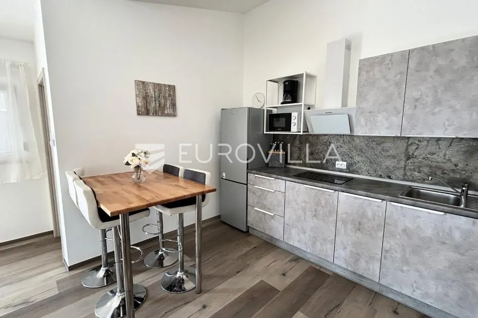 vir, atraktivna apartmanska kuća s 4 stambene jedinice udaljene 150 m od plaže - slika 17