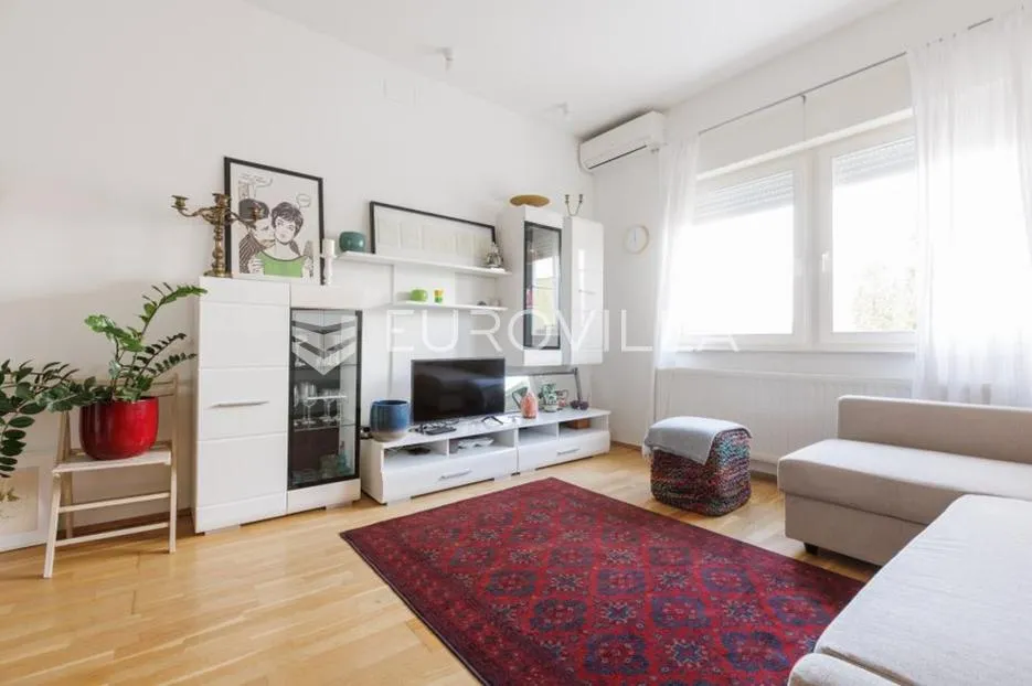 Zagreb, Donji grad, dvosoban stan površine 43 m²