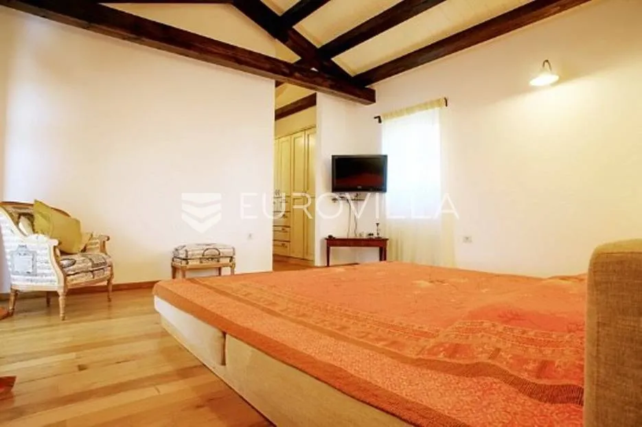 istra, sveti lovreč - prekrasna kamena vila s bazenom - slika 15
