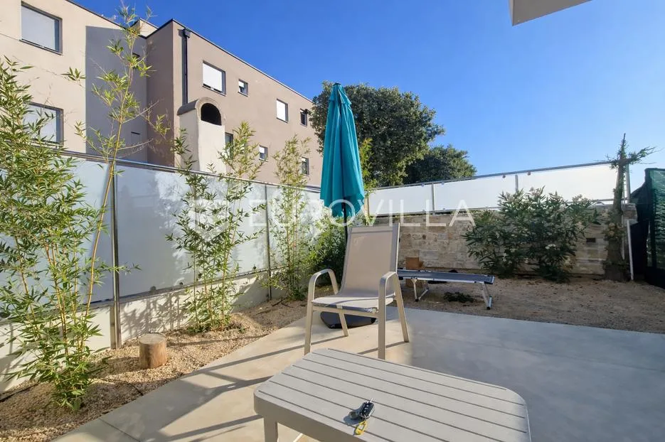 Pag, Mandre, dvoetažni dvosoban stan 200m od mora, 65,72 m²