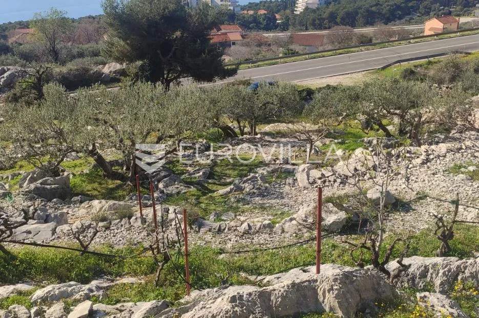 trogir, seget donji, atraktivno građevinsko zemljište površine 3000 m² - slika 2