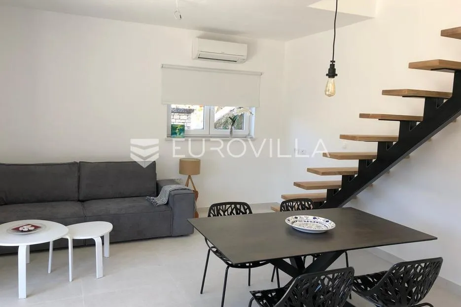 zadar, žman dvije moderne vile s bazenima 262 m² i građ zemljište s dozvolom za treću vilu - slika 15