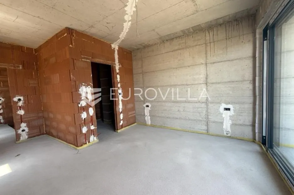 istra, ližnjan, elegantna dvojna novogradnja s vrtom 111 m² - slika 33
