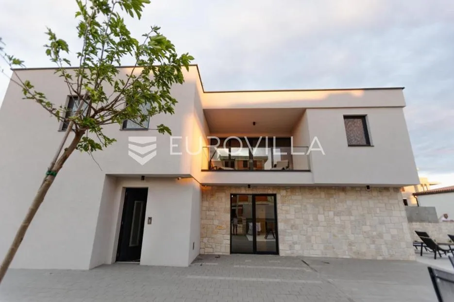 pag, mandre, nova luksuzna vila s bazenom i pogledom na more - slika 17