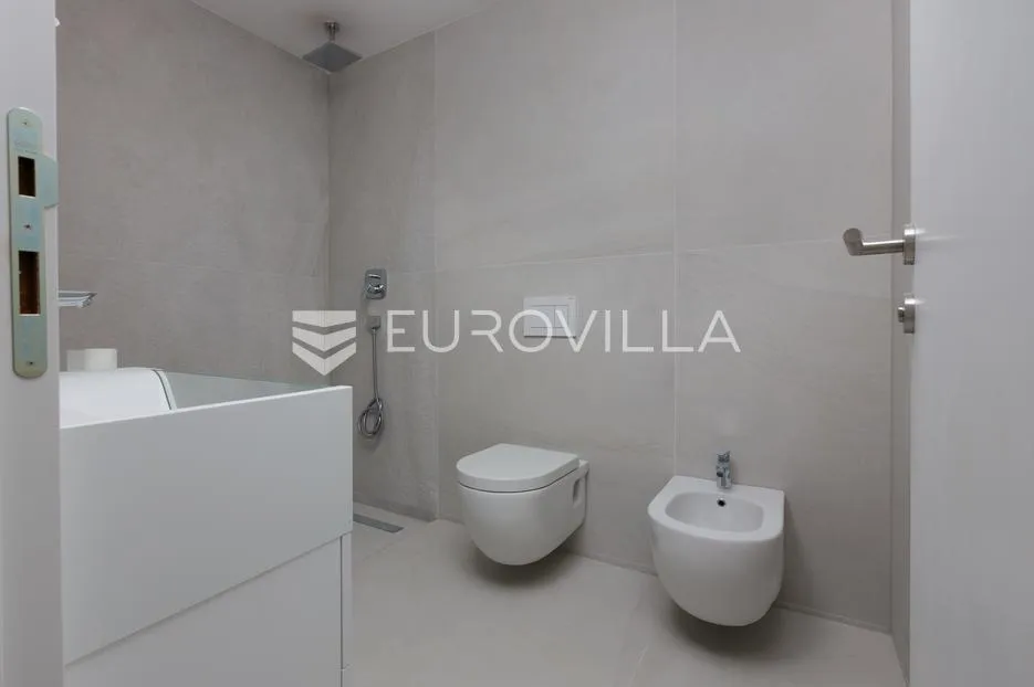 opatija privé, ekskluzivan četverosoban stan 139 m², bazen, teretana - slika 15