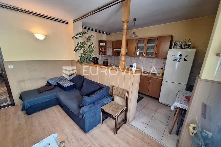 karlovac, stative, kuća 270 m², 40 m do rijeke dobre - slika 1