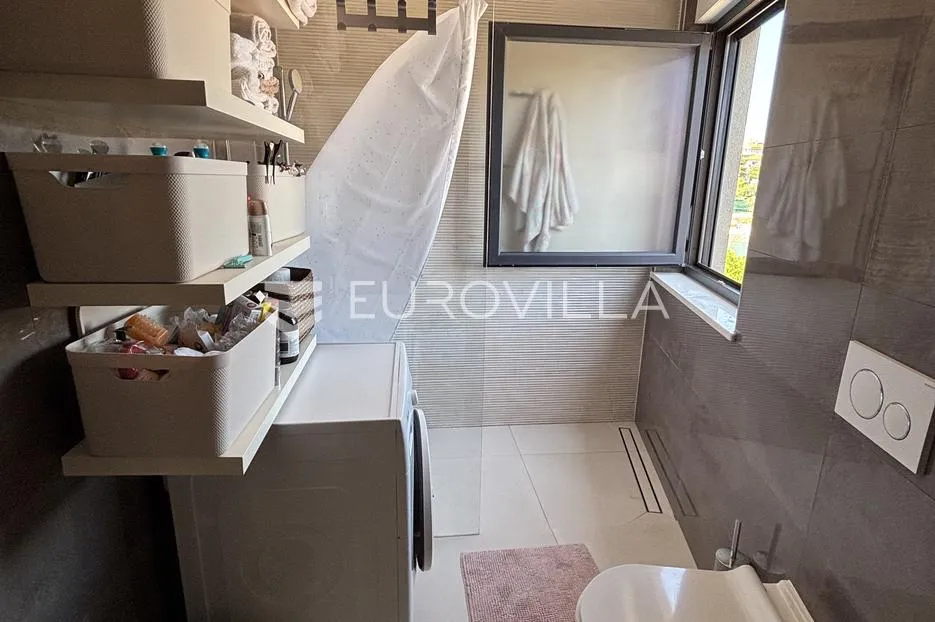 medulin, pješčana uvala, ekskluzivan penthouse prvi red do mora - slika 61