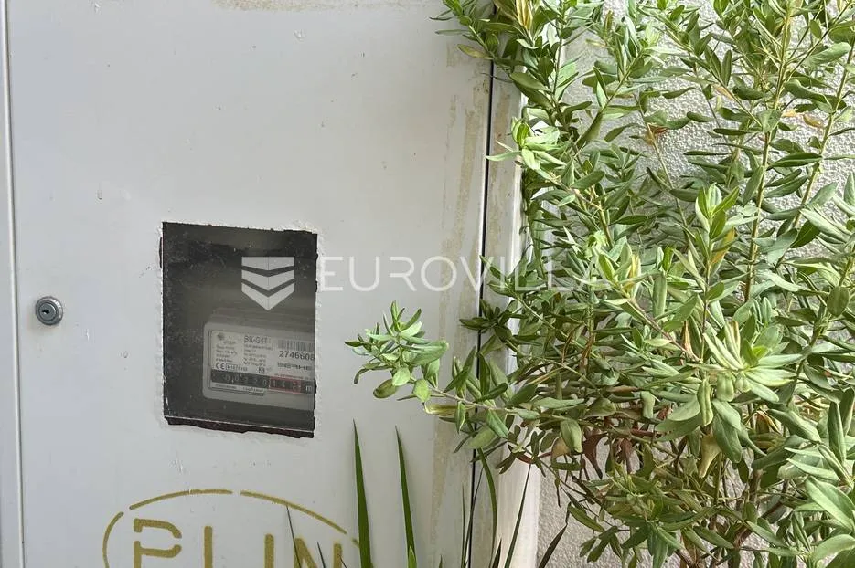 pula, nova veruda, stan s vrtom i pogled marina veruda - slika 18