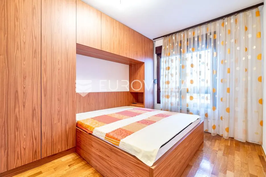 zagreb, trnje, prekrasan trosoban stan, dva garažna parking mjesta 92 m² - slika 5