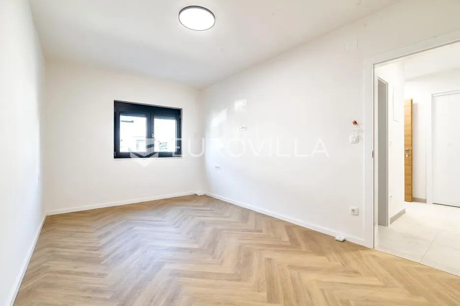 zagreb, ravnice, atraktivan trosoban stan s terasom i vrtom, 63 m² - slika 4